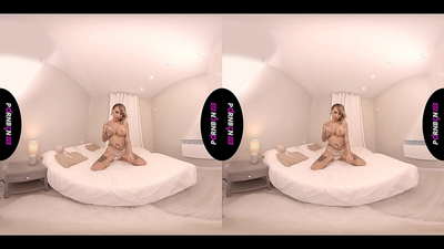 PORNBCN VR O espanhol maduro MILF se masturba e chupa sua piça na POV enquanto fuma e sacode suas pernas